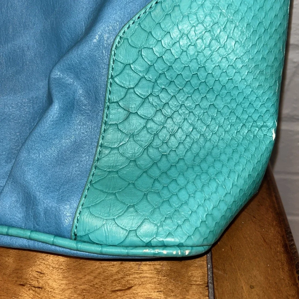 Vintage G By GUESS Blue & Teal Snakeskin G Logo Bag Purse‎ Handbag Y2K